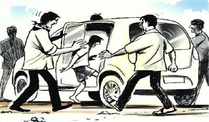 बच्चे को अगवा करने वाली महिला गिरफ्तार, कार बरामद