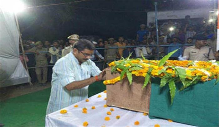 अनंतनाग हमले में शहीद महेश कुशवाहा पंचतत्व में विलीन अनंतनाग हमले में शहीद महेश कुशवाहा पंचतत्व में विलीन