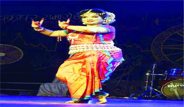 रेखा के सूफी गायन से गूंजित हो उठा मंच