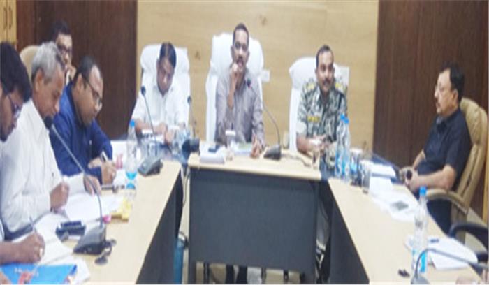 चुनाव के लिए अधिकारी आपसी समन्वय से काम करें: कलेक्टर