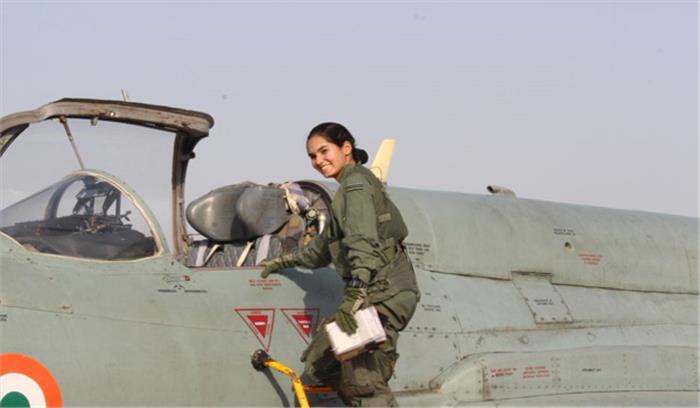 फाइटर जेट मिग-21 को अकेले उड़ा कर अवनी चतुर्वेदी ने रचा इतिहास