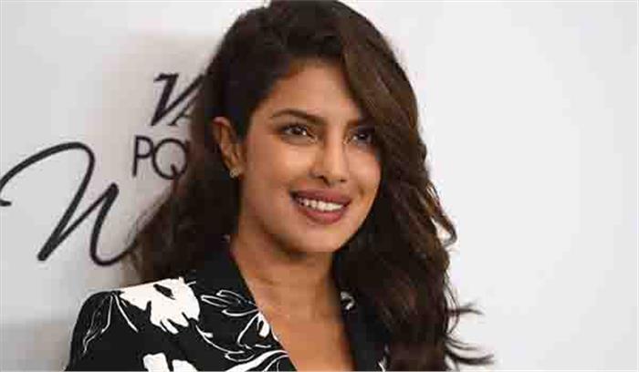 सामने आकर सामाजिक समस्याओं पर बात करें : प्रियंका चोपड़ा