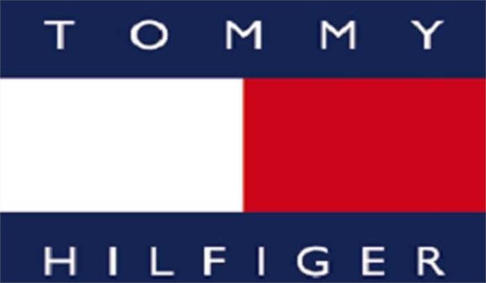 टॉमी हिलफिगर ने टॉमी जीन्स कोका-कोला कैप्सूल कलेक्शन लॉन्च किया