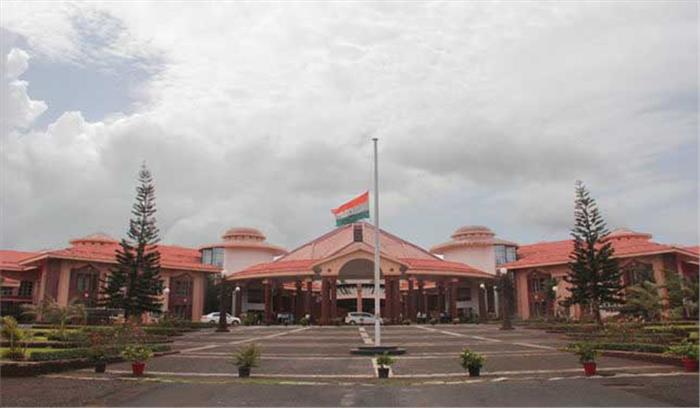 गोवा विधानसभा में प्लास्टिक के अंडों की कथित बिक्री को लेकर हंगामा