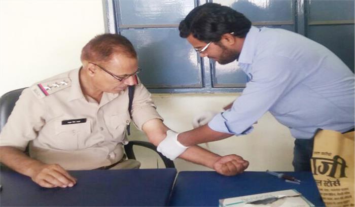 थाने में नि:शुल्क शुगर जांच शिविर