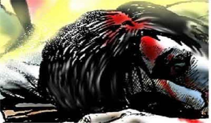 युवक ने पिता की हत्या की, सिलेंडर में आग लगाई, 11 पुलिसवाले झुलसे