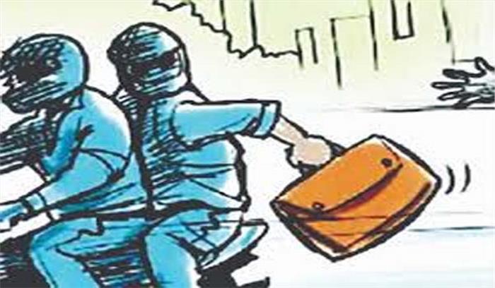 स्वर्ण व्यवसायी को गोली मार अपराधियों ने लूटे 80 हजार स्वर्ण व्यवसायी को गोली मार अपराधियों ने लूटे 80 हजार