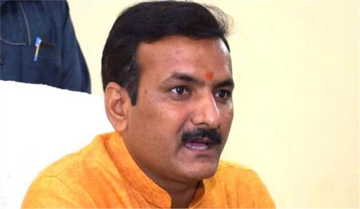 प्रियंका को यूपी की जमीनी हकीकत का ज्ञान नहीं : द्विवेदी