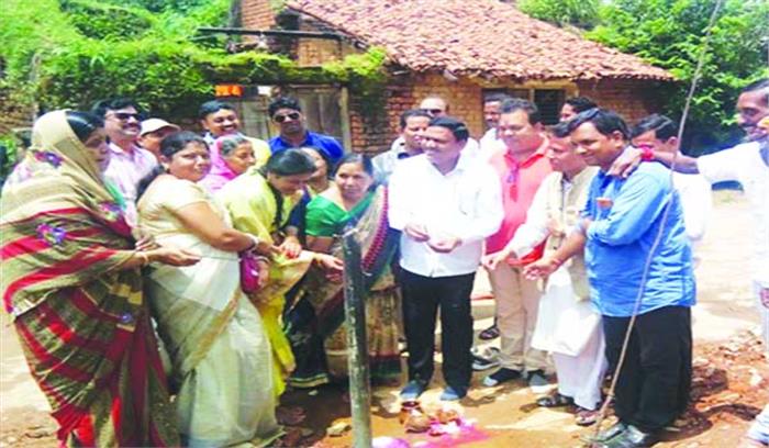 चबूतरा निर्माण के लिए भूमिपूजन