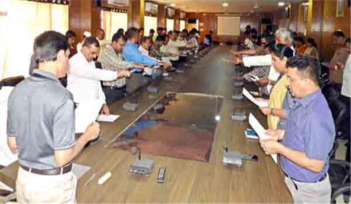 संयुक्त जिला कार्यालय में अधिकारियों एवं कर्मचारियों ने ली सद्भावना की शपथ