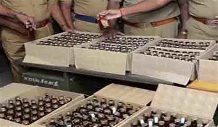 बिहार : ट्रक पर छापेमारी से 400 कार्टन विदेशी शराब बरामद