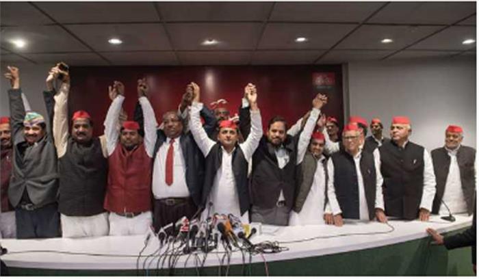 गोरखपुर सीट से सपा ने प्रवीण कुमार को बनाया प्रत्याशी गोरखपुर सीट से सपा ने प्रवीण कुमार को बनाया प्रत्याशी