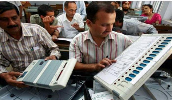 गोरखपुर में हुए मतदान के बाद प्रशासन मतगणना की तैयारियों में जुटा