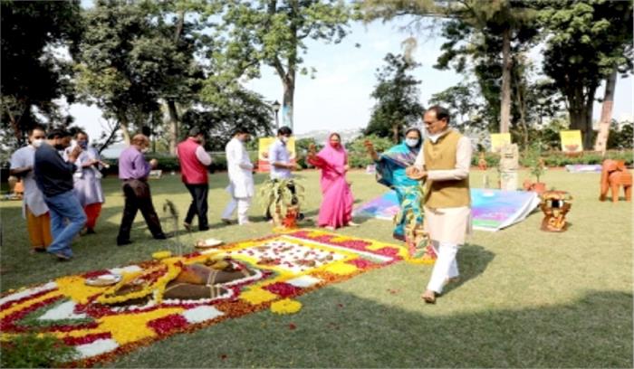 गोवर्धन पूजा पर शिवराज का वादा, गोपाष्टमी गौ अभ्यारण में मनाएंगे गोवर्धन पूजा पर शिवराज का वादा, गोपाष्टमी गौ अभ्यारण में मनाएंगे