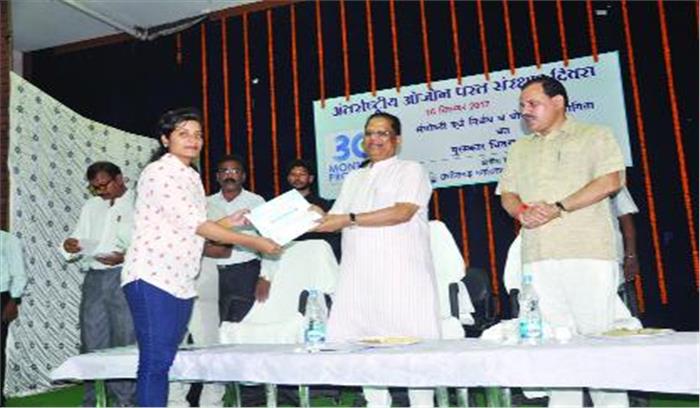 स्कूल छोड़ने वाले बच्चों को वापस लाएं स्कूल