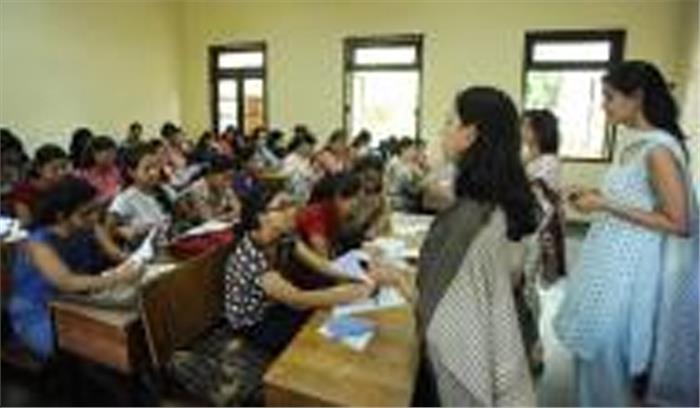 सरकार ने मसौदा नीति को संशोधित किया, हिंदी की अनिवार्यता हटी 