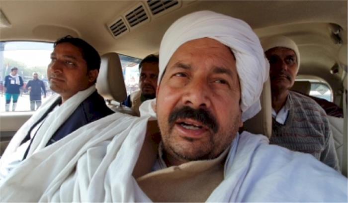 सरकार अपना अड़ियल रवैया छोड़ दे तो मामला सुलझ सकता है : नरेश टिकैत सरकार अपना अड़ियल रवैया छोड़ दे तो मामला सुलझ सकता है : नरेश टिकैत