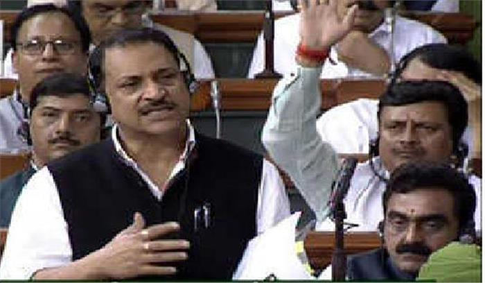 कामगारों और प्रशिक्षित लोगों की भारी कमी है: राजीव प्रताप रूडी