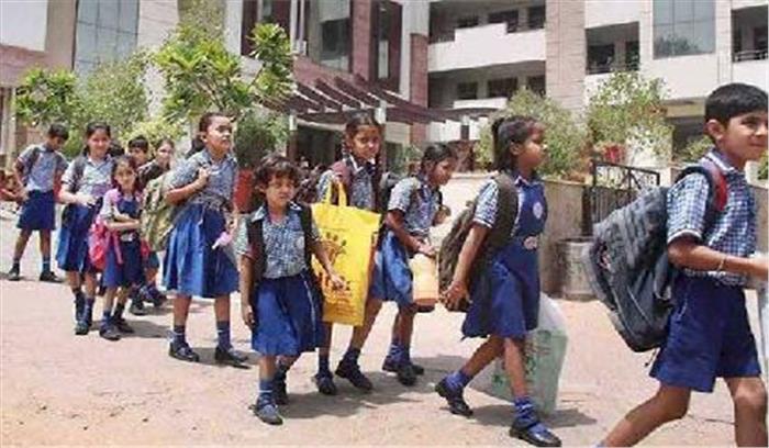 सरकारी अध्यापक ही उड़ा रहे हैं सरकारी नियमों की धज्जियां