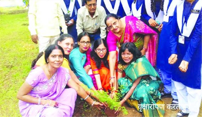 खरोरा : इको क्लब ने किया पौधारोपण  