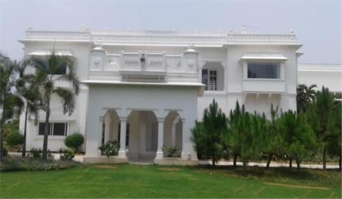 अखिलेश यादव के खाली बंगले की दुर्दशा पूर्ण तस्वीरें आईं सामने