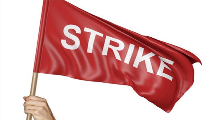 आंगनबाड़ीकर्मियों ने भरी हुंकार, हड़ताल पर कायम