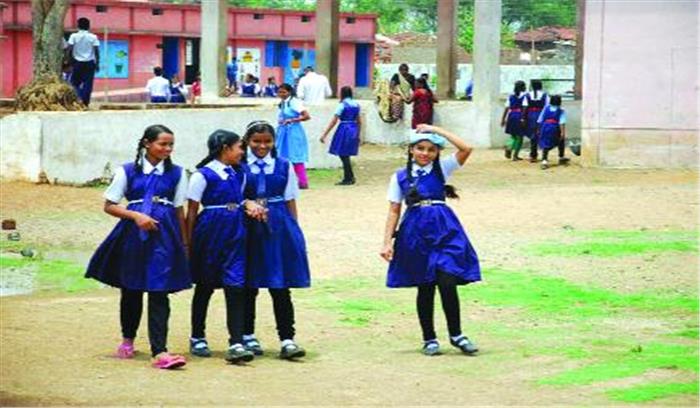 स्कूलें खुली, पहले दिन क्षीण उपस्थिति