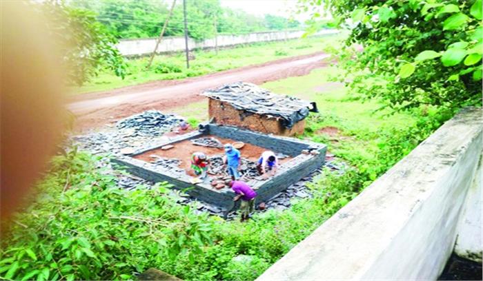 शासकीय भूमि में बेजा कब्जा पर बवाल