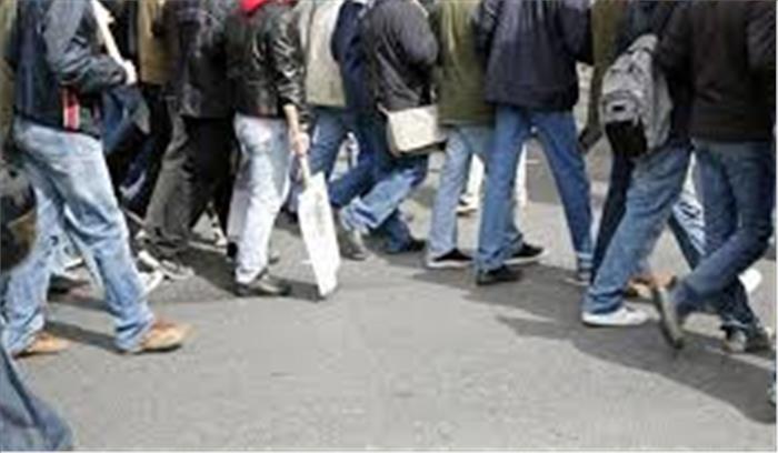 यूपी में सरकारी कर्मचारियों की हड़ताल के खिलाफ सख्त कार्रवाई की जायेगी