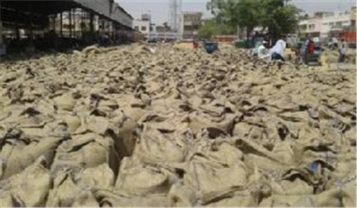 अनाज मंडी से गेहूं का उठान नहीं होने से व्यापारी परेशान