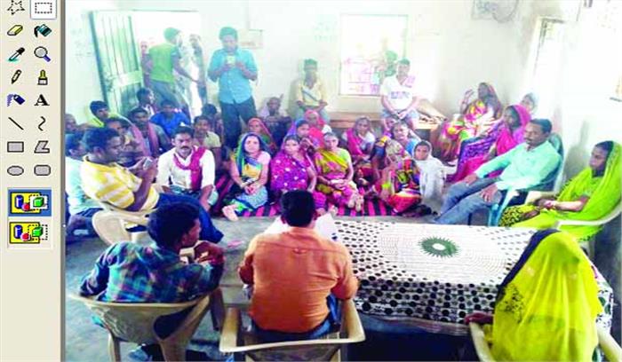 ग्राम सभा बुलाकर गायब रहे अधिकारी