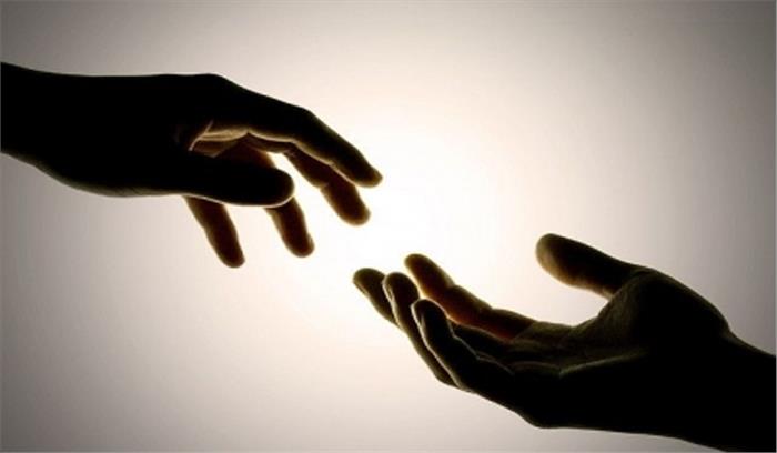 दादा-दादी से मिलने के लिए निकली अनाथ लड़की, 8 दिनों के बाद कर्नाटक में मिली