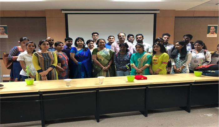 शिक्षा के क्षेत्र में बदलाव शिक्षण पद्धति को बदलने पर बल