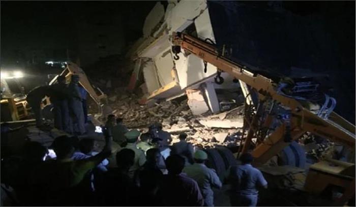 ग्रेटर नोएडा वेस्ट के शाहबेरी में गिरीं दो इमारतें