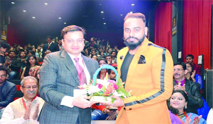 जीएल बजाज संस्थान का वार्षिक सांस्कृतिक उत्सव की रही धूम