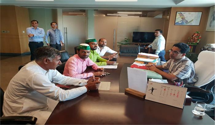 समस्याओं को लेकर भाकियू अंबावत के लोग सीईओ से मिले समस्याओं को लेकर भाकियू अंबावत के लोग सीईओ से मिले