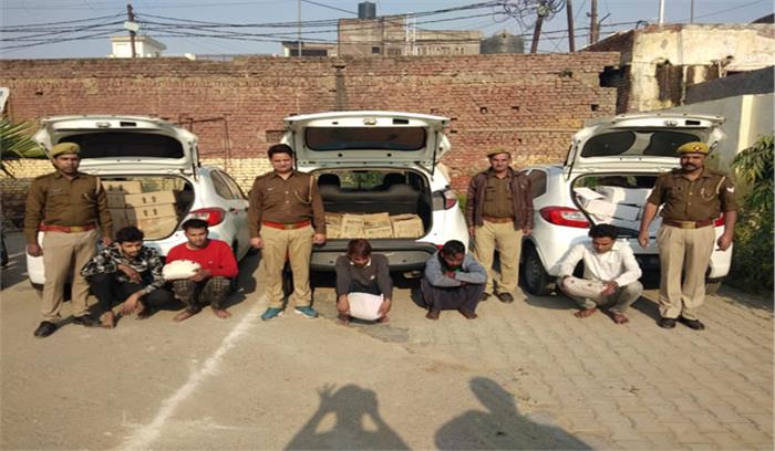 शराब व गांजे की तस्करी करते पांच गिरफ्तार
