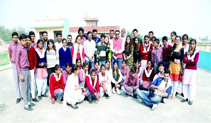 पत्रकारिता विभाग के विद्यार्थियों को समुदाय के लोगों से जोड़ा