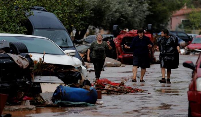 ग्रीस में बाढ़ से भारी तबाही, 15 की मौत