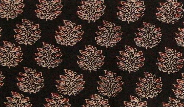 गुजरात: अजरक प्रिंट लोगों को लुभा रहा