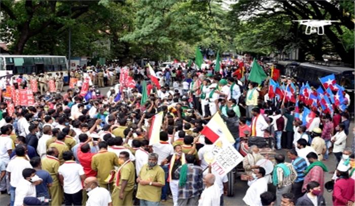 गुजरात में भारत बंद को मिली मिली-जुली प्रतिक्रिया