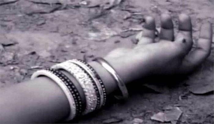 गुजरात में पुराने मकान का हिस्सा गिरने से महिला की मौत