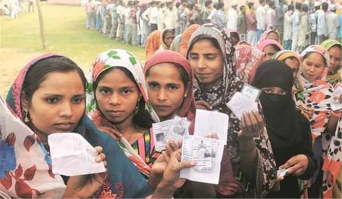 गुजरात और हिमाचल के नतीजों पर पूरे देश की नज़र गुजरात और हिमाचल के नतीजों पर पूरे देश की नज़र