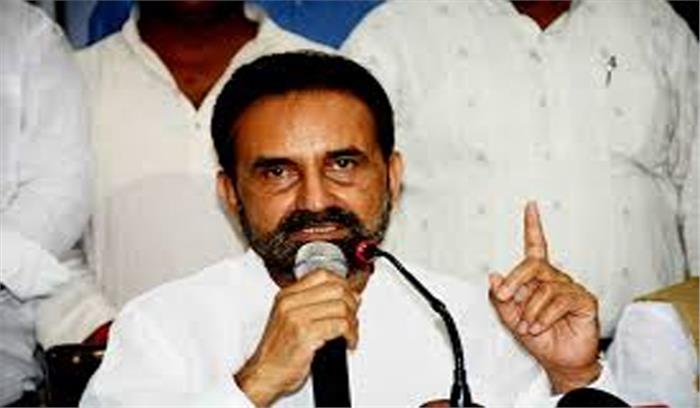 गुजरात में बच्चों की मौत पर प्रधानमंत्री जवाब दें : कांग्रेस