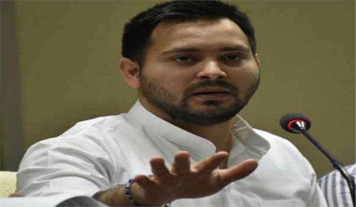 तेजस्वी ने हार्दिक को मोहब्बत की लालटेन जलाते रहने की सलाह दी