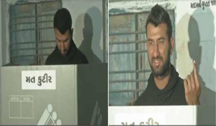 गुजरात चुनाव: चेतेश्वर पुजारा ने डाला वोट 