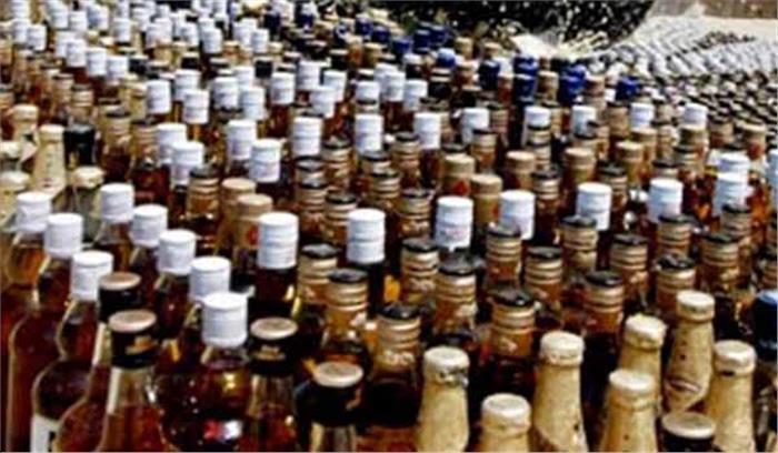 गुजरात में चुनाव के बीच 12 लाख नगद और 7 लाख की अवैध शराब बरामद