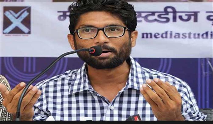 जिग्नेश मेवाणी ने पीएम मोदी को कहा बूढ़ा