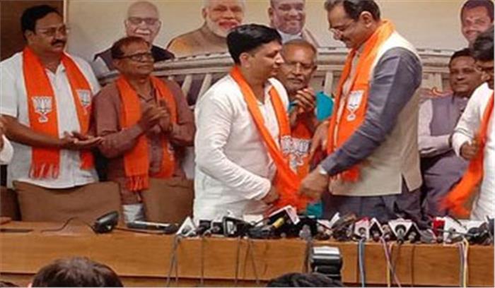 अल्पेश ठाकोर हुए भाजपा में हुए शामिल