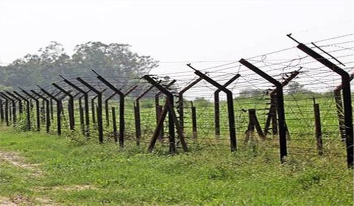 गुजरात : ग्रामीणों ने पाकिस्तानी घुसपैठिए को पकड़ा 